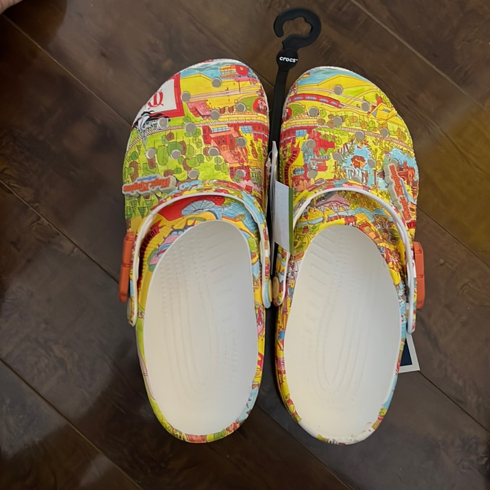 DISNEYWORLD MAGIC KINGDOM CROCS!